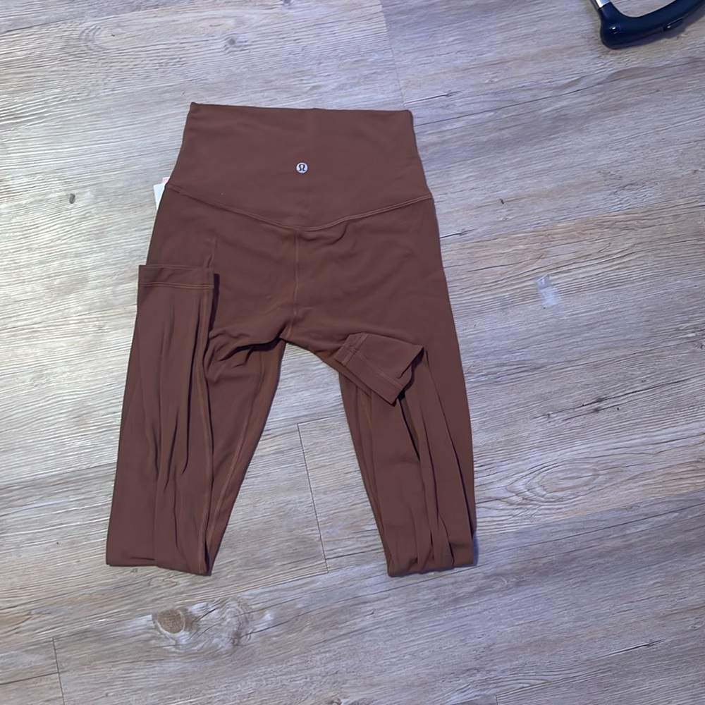 NEW women’s Lululemon activewear pants